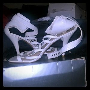 White NiNE WEST